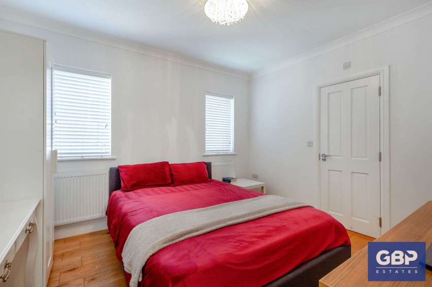 Images for Parkside Avenue, Romford, RM1